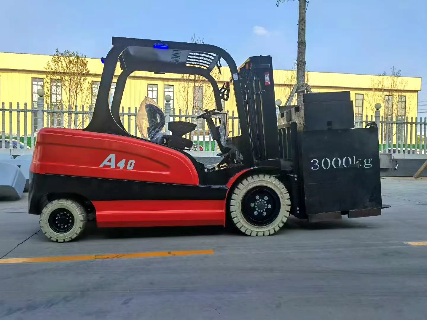 D40 Integrated composite counterweight electric forklift